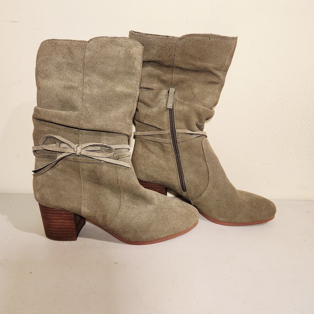 Violet & Red Sage Green Suede Leather Bow Janine Boots 7.5 Spring V311